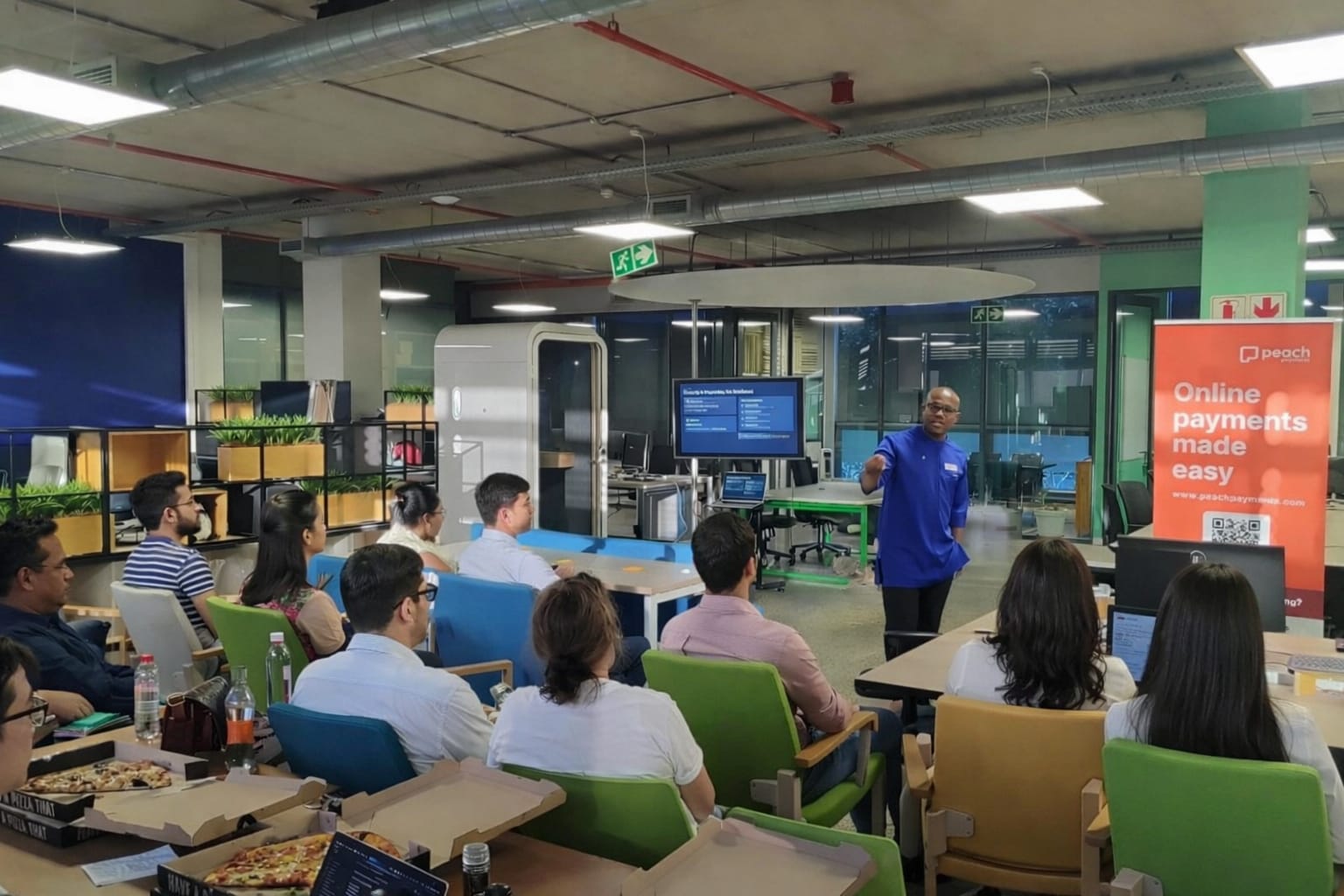 Audience listening to Johannes Mothiba